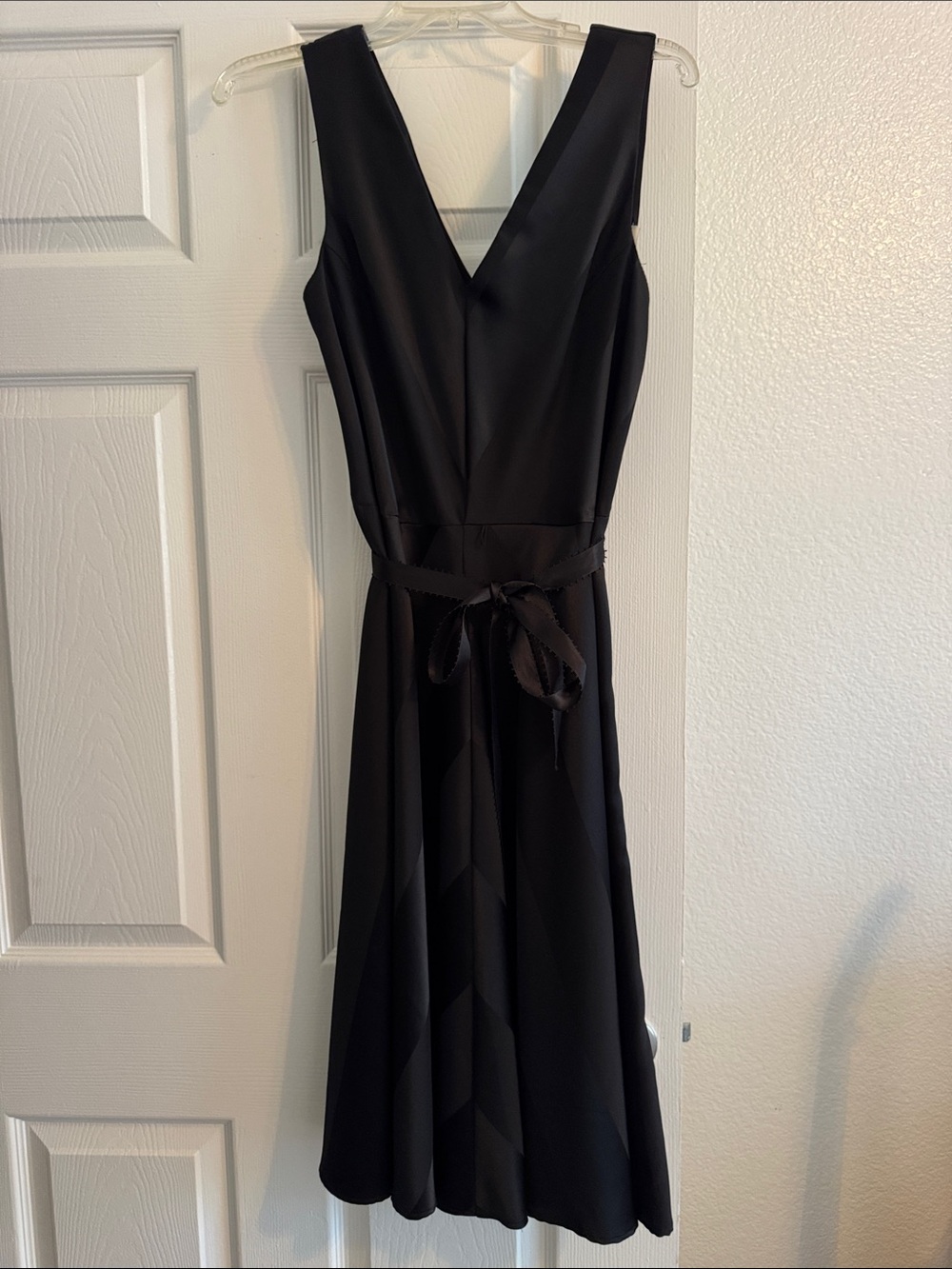 Elegant Black V-Neck Women's Dress